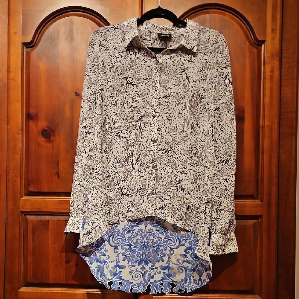 Nicole Miller Black, White, & Blue Animal Print/mixed Print Button Up, Sz M